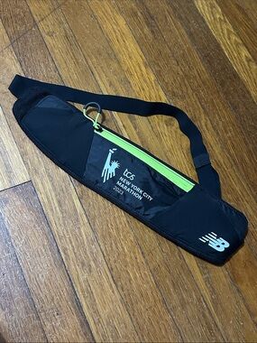 New Balance 2023 New York City Marathon Black & Green Running Belt Bag